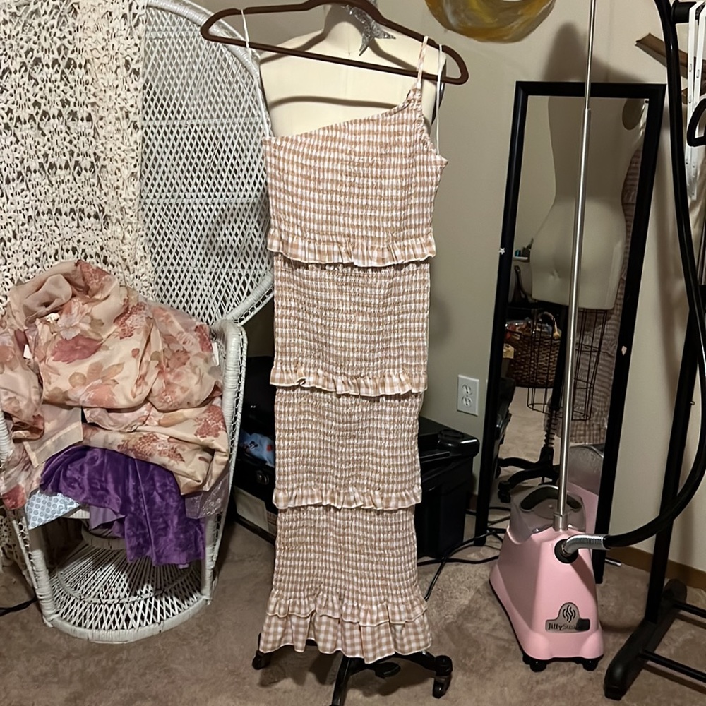 One Shoulder Fitted Ruched Dress - Picture 4 of 5
